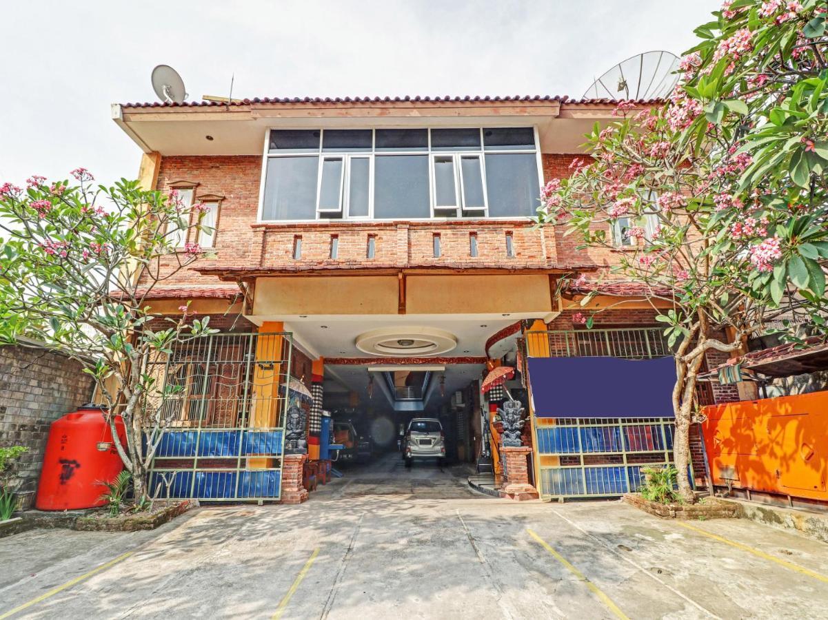 Oyo 90408 Hotel Horton Cirebon Εξωτερικό φωτογραφία