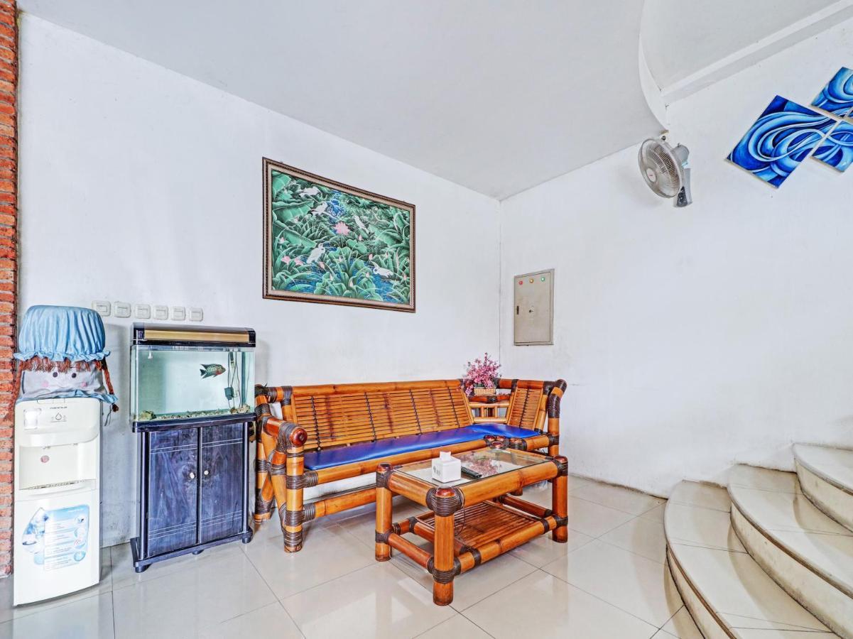 Oyo 90408 Hotel Horton Cirebon Εξωτερικό φωτογραφία