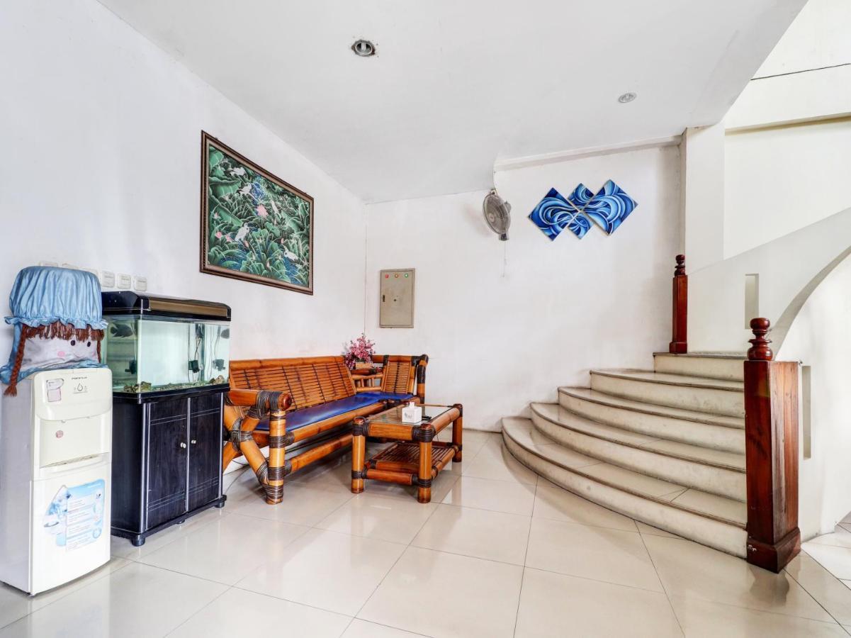Oyo 90408 Hotel Horton Cirebon Εξωτερικό φωτογραφία