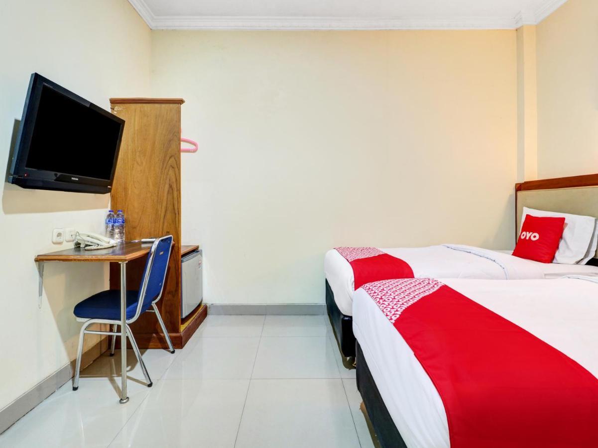 Oyo 90408 Hotel Horton Cirebon Εξωτερικό φωτογραφία